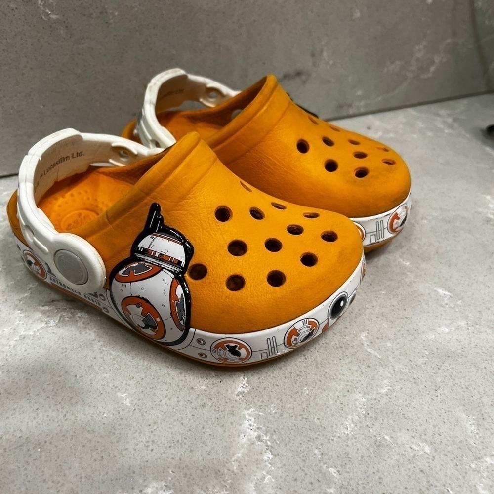 Crocs Star Wars Size 4 C 5 Toddler Orange & White